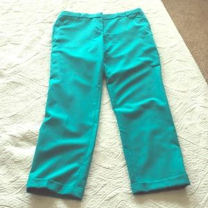 Straight leg Capri cuffed pant